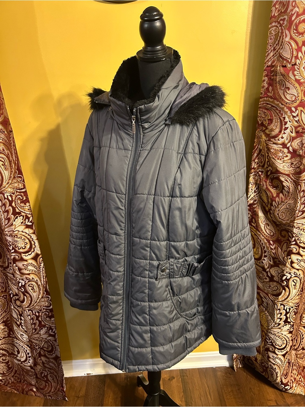 Faded Glory Gray Quilted Hooded Winter Jacket with Faux Fur Trim